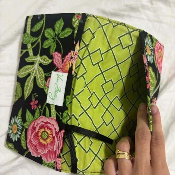 Floral Quilted Black Wallet - Picture 3 of 5
